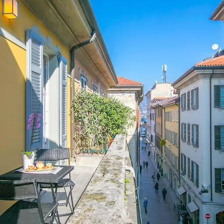 Downtown * Como