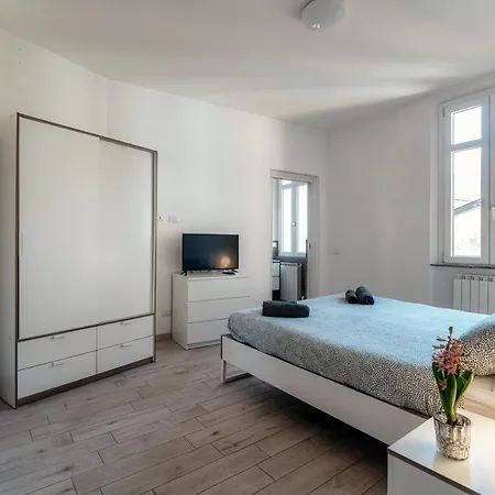 Downtown Apartament Como